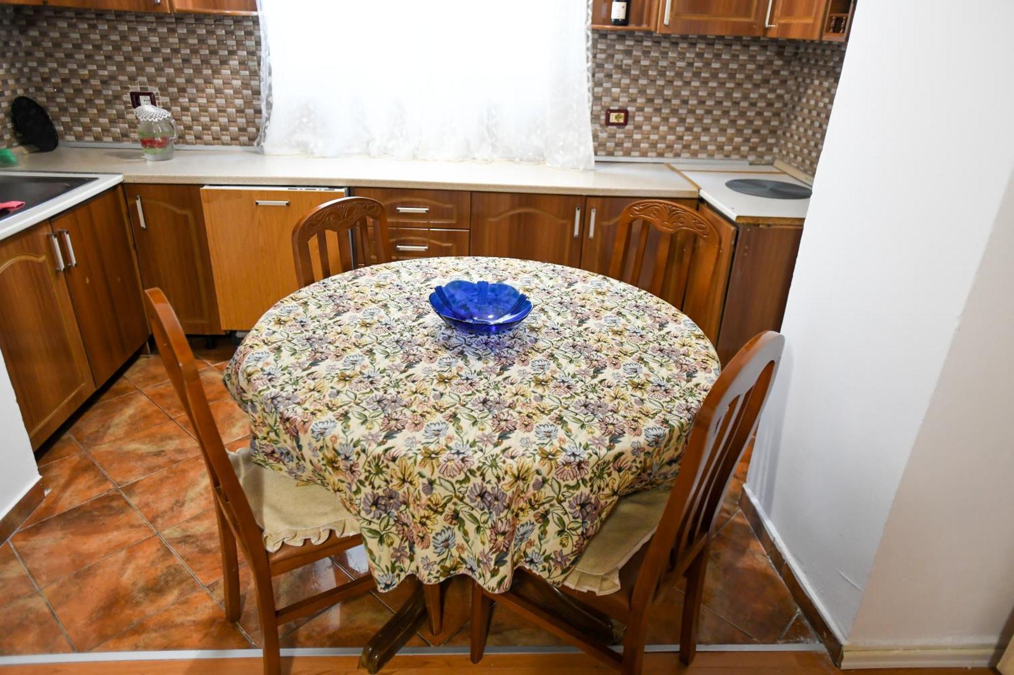 Guest House Flowers Berat Exterior photo